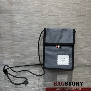 톰브라운 THOM BROWNE 폰홀더백 