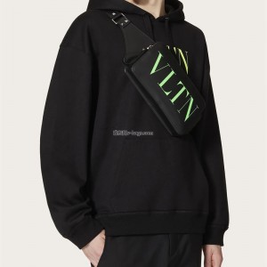 발렌티노 Valentino 범백 벨트백 