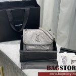 입생로랑 YSL 633151 22CM 니키 크링클 레더 숄더백