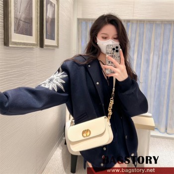 디올 DIOR 신상 30몽테인 에비뉴 크로스백