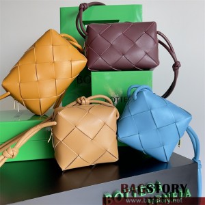 보테가베네타 22FW 인트레치아토 스몰 카세트 709417