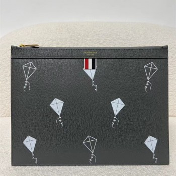 톰브라운 THOM BROWNE 클러치백 미디움