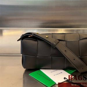 보테가베네타 BV 브릭 카세트 숄더백 729166