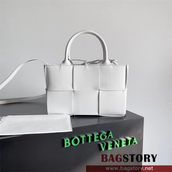보테가베네타 BV 미니 아르코 토트백 25cm 709337