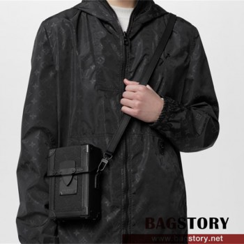 루이비통 Louis Vuitton 버티컬 트렁크 웨어러블 월릿 크로스백  M82070