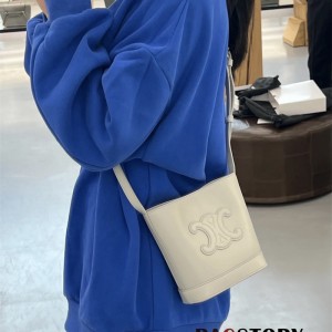셀린느 CELINE 트라이엄프 트리오페 버킷백 미니 19.5cm 100433 