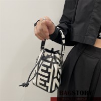 펜디 FENDI 몬트레조 미니 버킷백 18CM