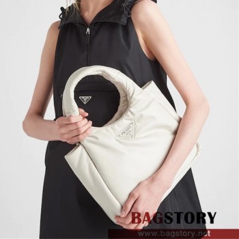 프라다 PRADA 신상 패딩 댄 미디엄 소프트 나파 가죽 백 1BG413