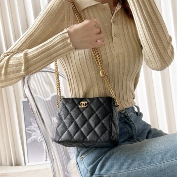 샤넬 CHANEL 핫 신상 하트볼 호보백 스몰 캐비어 블랙 금장 AS3830