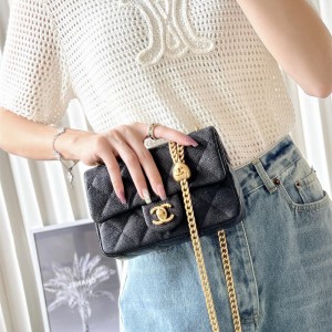 샤넬 CHANEL 핫 신상 23ss 뉴미니 하트볼 캐비어 미니 플랩백 AS3828