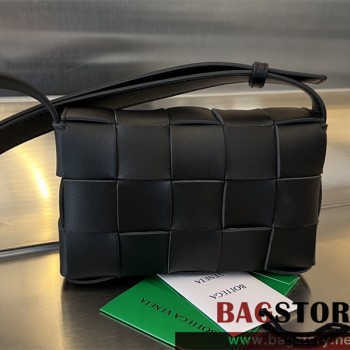 보테가베네타 스몰  카세트백 크로스백 19CM  730848