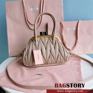 미우미우 MIUMIU  벨 나파 레더 핸드백 5BK010