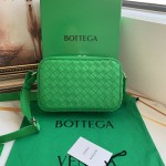 보테가베네타 BV   남성 인트레치아토 카메라백 710048