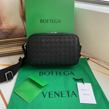 보테가베네타 BV 남성 인트레치아토 카메라백 710048