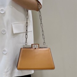 펜디 FENDI 피카부 컷 스몰 가죽백 20CM