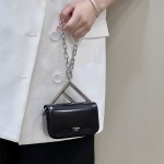 펜디 FENDI 퍼스트 사이트 가죽 나노백 13CM