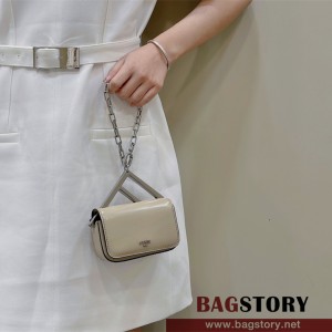 펜디 FENDI 퍼스트 사이트 가죽 나노백 13CM