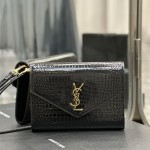 입생로랑 YSL 생로랑 엠보스드 모노그램 핸들 클러치 617662