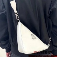 프라다 PRADA 남성 남자 2VH155 트라이앵글 로고 숄더 크로스백