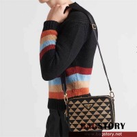 프라다 PRADA  삼각로고  파우치 메신저백 2VH069