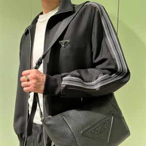 프라다 PRADA  엠보싱 삼각로고 숄더백 크로스백 2VH165