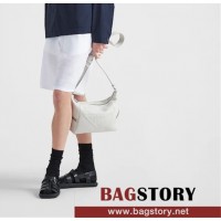 프라다 PRADA  엠보싱 삼각로고 숄더백 크로스백 2VH165
