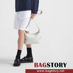 프라다 PRADA  엠보싱 삼각로고 숄더백 크로스백 2VH165