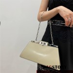 펜디 FENDI 피카부 컷 미디엄 가죽백 34CM