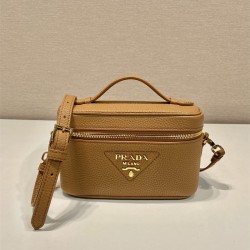 프라다 PRADA 미니백 레더 삼각 로고 토트 여자 숄더백 1BH202