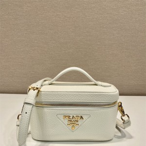 프라다 PRADA 미니백 레더 삼각 로고 토트 여자 숄더백 1BH202