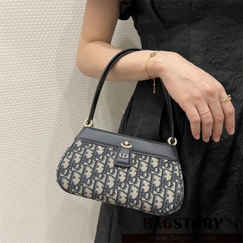 디올 DIOR  신상 키 스몰백