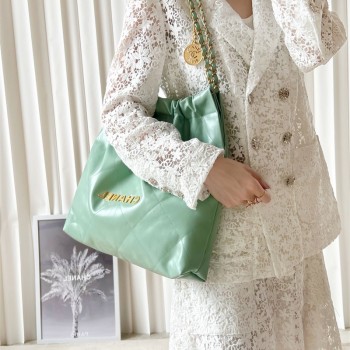 샤넬 CHANEL 22BAG 22백 미디움 42CM