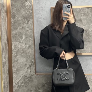셀린느 CELINE  23SS 풀디드 큐브백 숄더백 토트백 111383