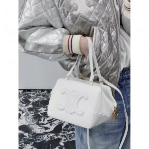 셀린느 CELINE 23SS 풀디드 큐브백 숄더백 토트백 111383