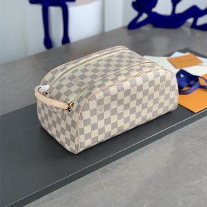 루이비통 Louis Vuitton 토일렛 도프 키트 토일렛 파우치