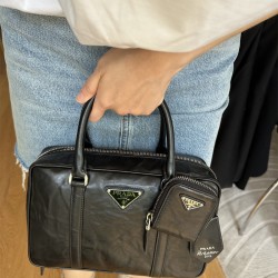 프라다 PRADA 신상 미디엄 앤티크 나파 가죽 탑핸들백  1BB092