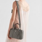 프라다 PRADA 신상 미디엄 앤티크 나파 가죽 탑핸들백  1BB092
