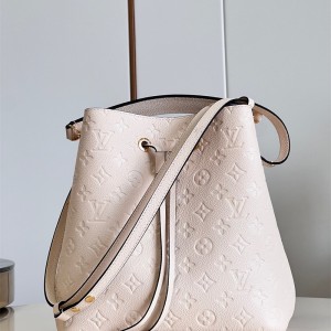 루이비통 Louis Vuitton 네오노에 MM M46526