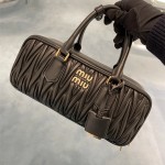 미우미우 MIUMIU 마테라쎄 핸드백 5BB148