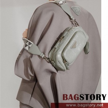 프라다 PRADA 앤티크 가죽 멀티 포켓 숄더백 1BH198