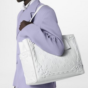 루이비통 Louis Vuitton 남성 신상 삭 플라 토트백 M21841