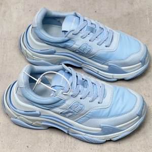 발렌시아가 BALENCIAGA 트리플S 2023