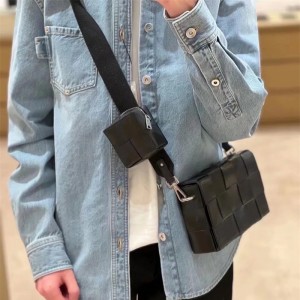 보테가베네타 BV 인트레치아토 파우치 스트랩 카세트백 741777