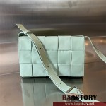 보테가베네타 BV   인트레치아 카세트백 667298