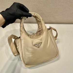 프라다 PRADA 신상 스몰 패딩 소프트  리나일론 미니백 1BA359