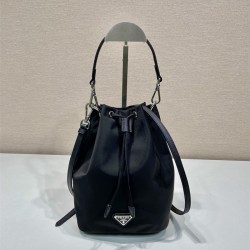 프라다 PRADA 신상   나일론 숄더 버킷백 1BA038B