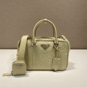 프라다 PRADA 신상 미디엄 앤티크 나파 가죽 탑핸들백 1BB092