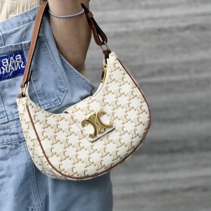 셀린느 CELINE 아바 트리옹프백 카프스킨 114493