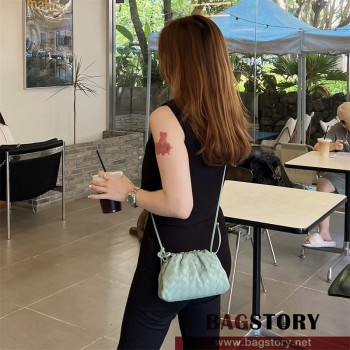 보테가베네타 만두 클러치백 576227