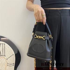 디올 DIOR 신상 C'est 씨에스트 스몰 버킷백 복조리 17cm